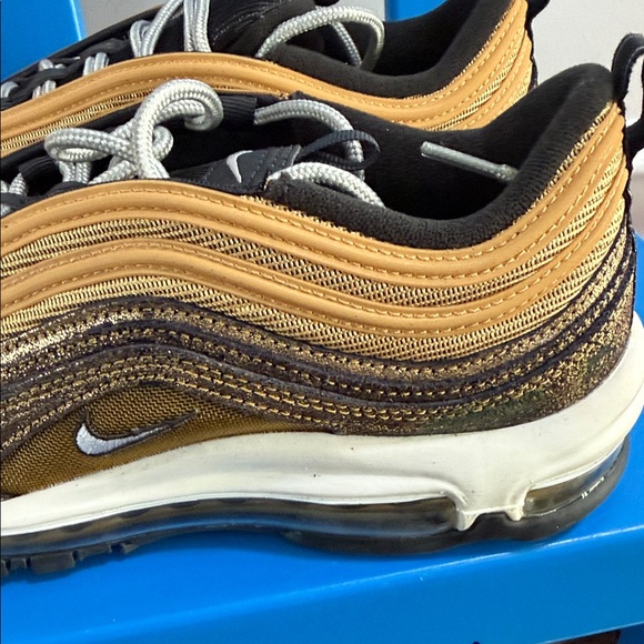 Nike Air Max 97 Metallic Gold and Black Shoes Brand New size 9.5 or 8 man - Picture 9 of 13